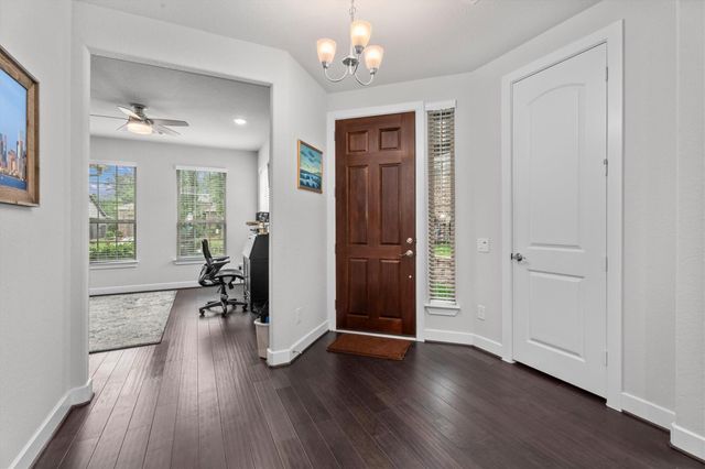 106 E Silky Sephora Court, Montgomery, TX 77316