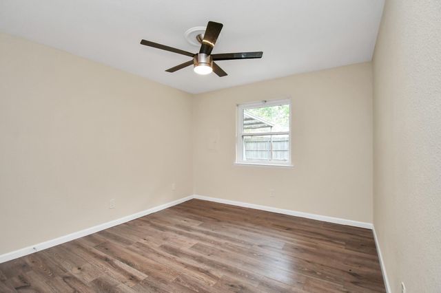 531 Edgebrook Drive, Houston, TX 77034