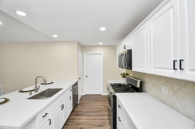 531 Edgebrook Drive, Houston, TX 77034