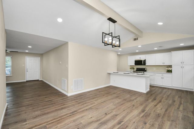 531 Edgebrook Drive, Houston, TX 77034