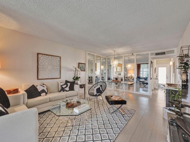 14527 Bonaire Blvd 701, Delray Beach, FL 33446