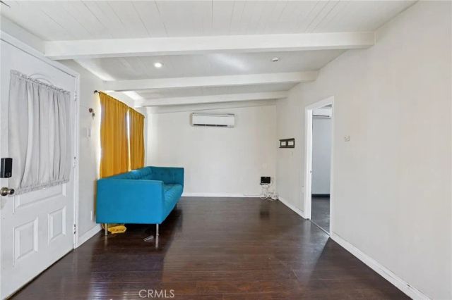 1211 E Leigh Court, Long Beach, CA 90806