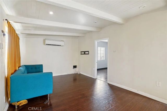 1211 E Leigh Court, Long Beach, CA 90806