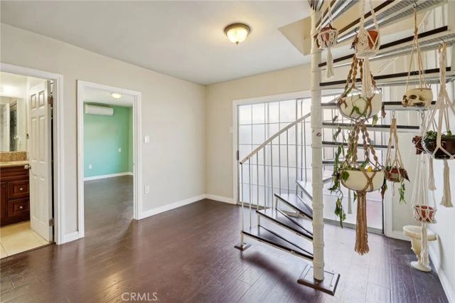 1211 E Leigh Court, Long Beach, CA 90806