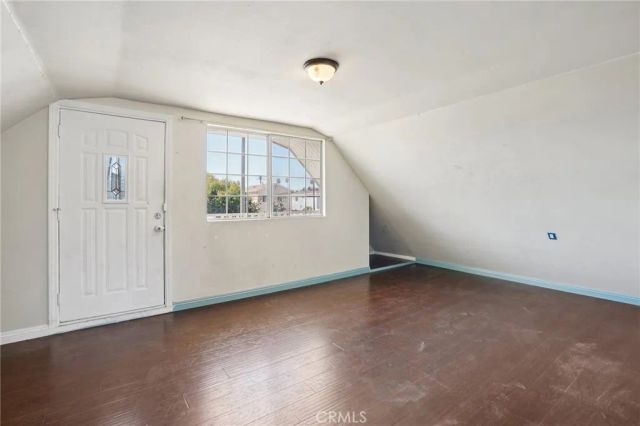 1211 E Leigh Court, Long Beach, CA 90806