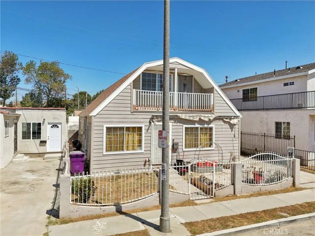 1211 E Leigh Court, Long Beach, CA 90806