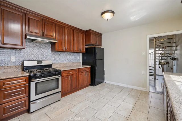 1211 E Leigh Court, Long Beach, CA 90806