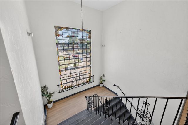 7101 Menlo, Los Angeles, CA 90044