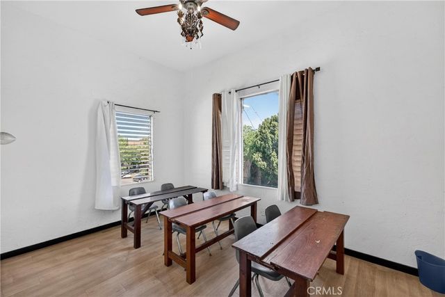 7101 Menlo, Los Angeles, CA 90044