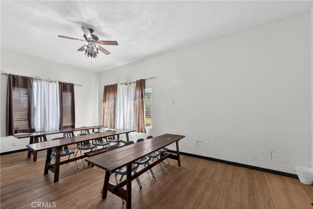 7101 Menlo, Los Angeles, CA 90044