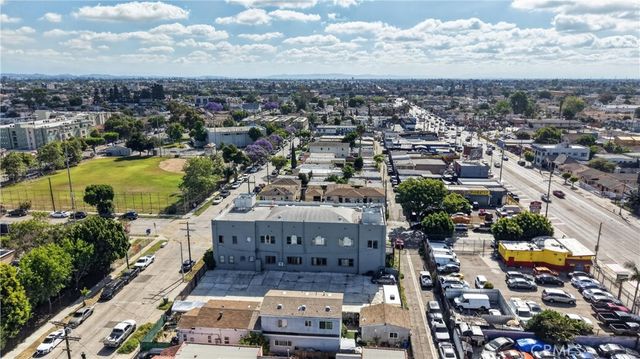 7101 Menlo, Los Angeles, CA 90044