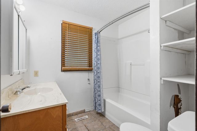303 Ankeny Street, Waterloo, IA 50703