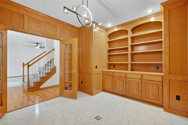 5924 Highland Circle, West Des Moines, IA 50266