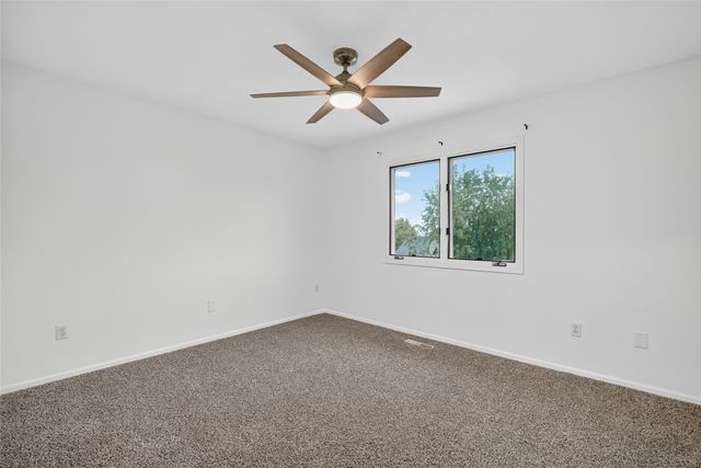 5924 Highland Circle, West Des Moines, IA 50266