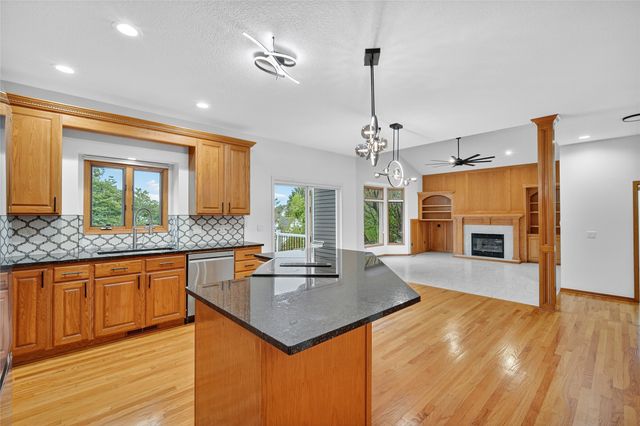 5924 Highland Circle, West Des Moines, IA 50266