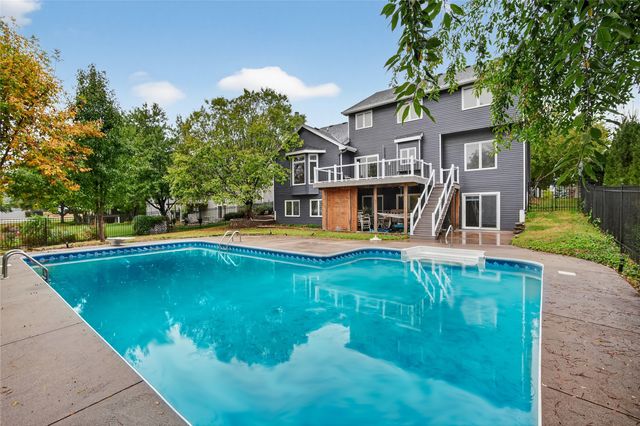 5924 Highland Circle, West Des Moines, IA 50266