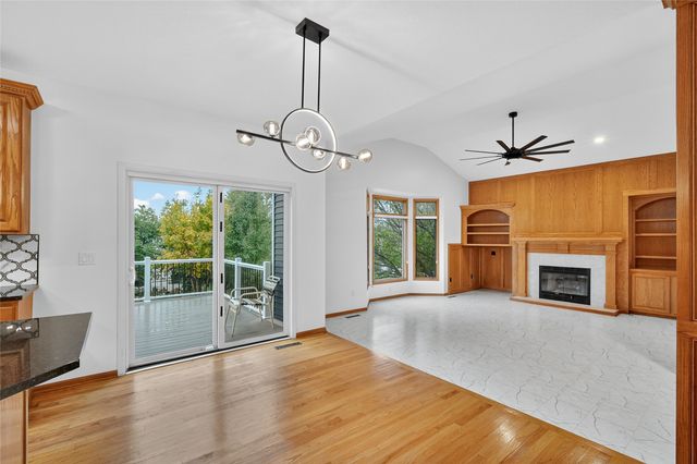 5924 Highland Circle, West Des Moines, IA 50266