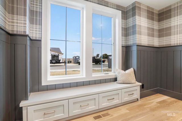 536 Canyon Falls Dr, Twin Falls, ID 83301