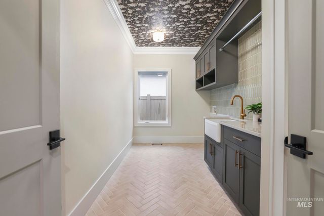 536 Canyon Falls Dr, Twin Falls, ID 83301