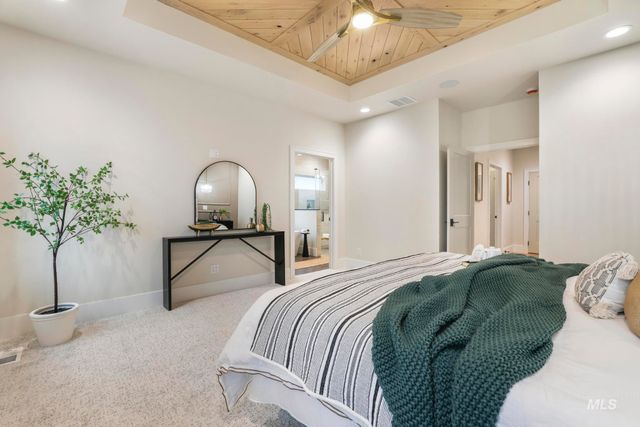 536 Canyon Falls Dr, Twin Falls, ID 83301