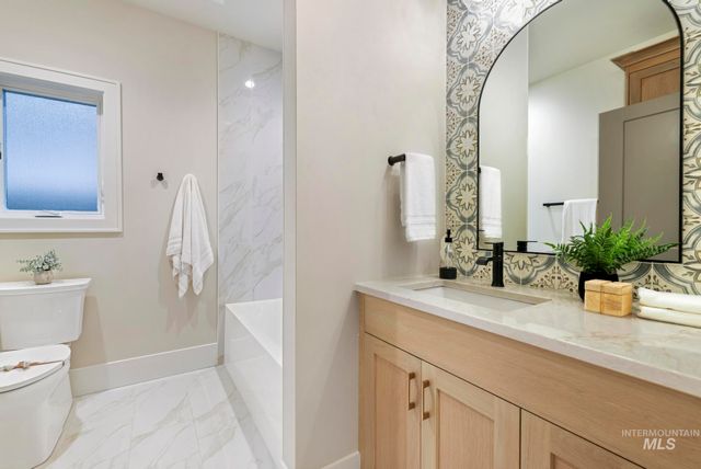 536 Canyon Falls Dr, Twin Falls, ID 83301