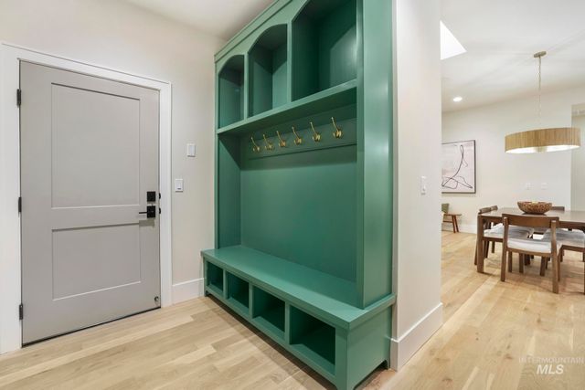 536 Canyon Falls Dr, Twin Falls, ID 83301