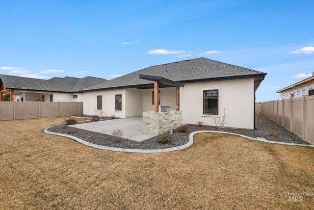 536 Canyon Falls Dr, Twin Falls, ID 83301