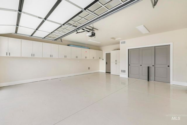 536 Canyon Falls Dr, Twin Falls, ID 83301