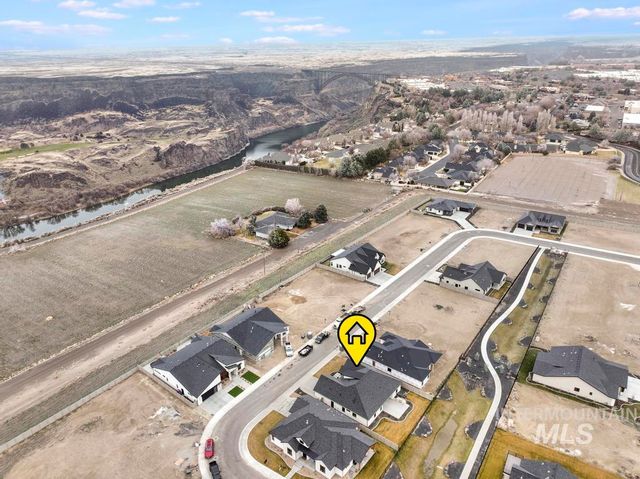 536 Canyon Falls Dr, Twin Falls, ID 83301