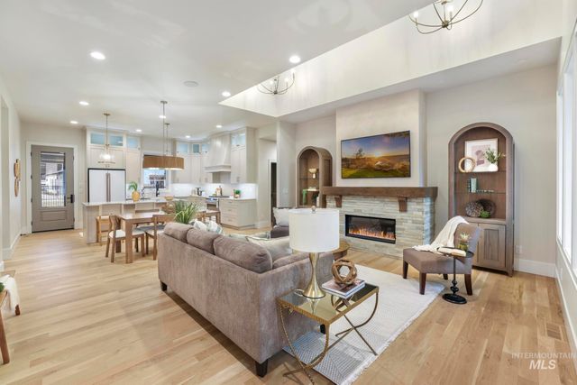 536 Canyon Falls Dr, Twin Falls, ID 83301