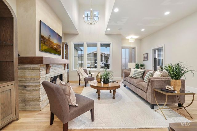 536 Canyon Falls Dr, Twin Falls, ID 83301