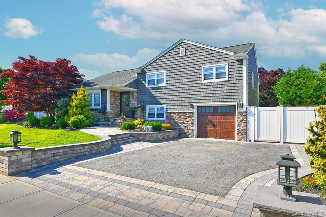 3697 Regent Lane, Wantagh, NY 11793