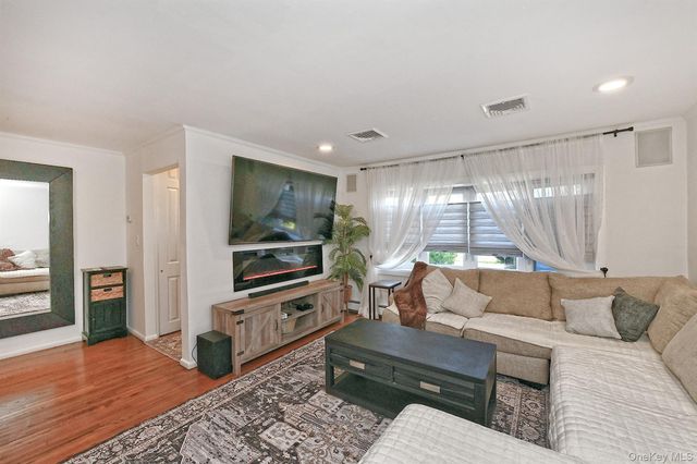 3697 Regent Lane, Wantagh, NY 11793