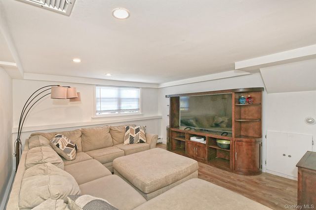 3697 Regent Lane, Wantagh, NY 11793