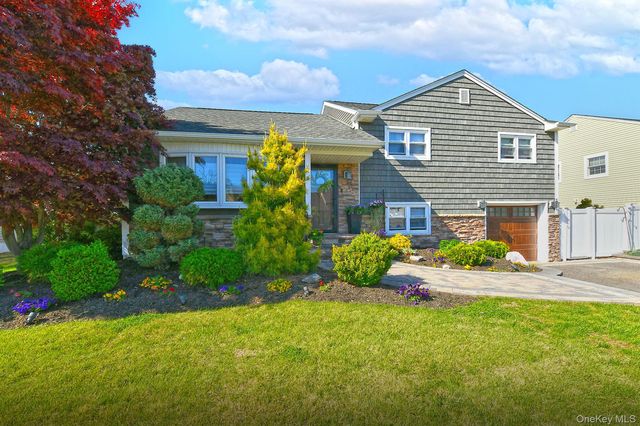 3697 Regent Lane, Wantagh, NY 11793