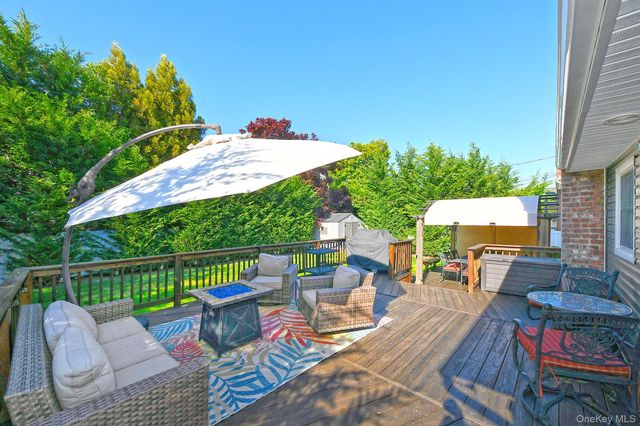 3697 Regent Lane, Wantagh, NY 11793