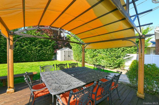 3697 Regent Lane, Wantagh, NY 11793