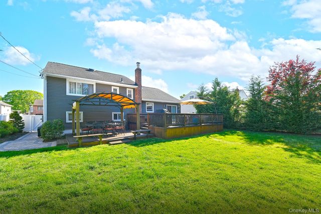 3697 Regent Lane, Wantagh, NY 11793