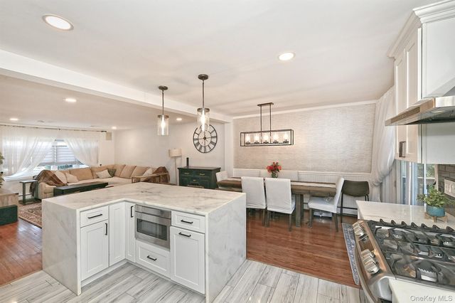 3697 Regent Lane, Wantagh, NY 11793