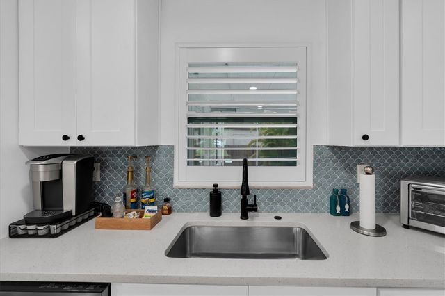 4986 WOODLAND DRIVE, St Petersburg, FL 33708