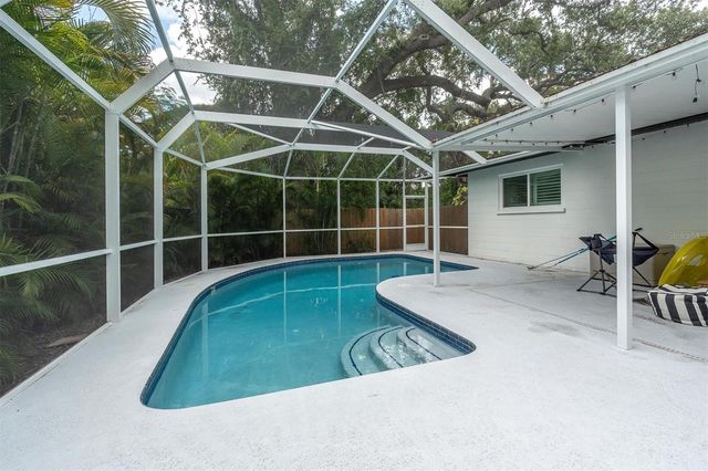 4986 WOODLAND DRIVE, St Petersburg, FL 33708