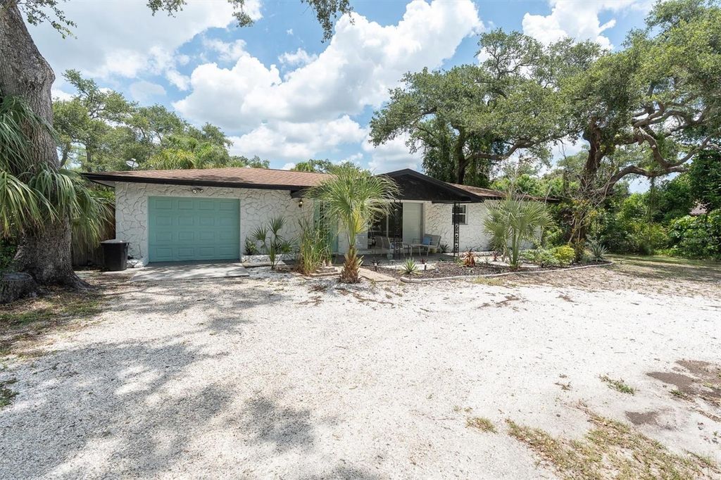 4986 WOODLAND DRIVE, St Petersburg, FL 33708