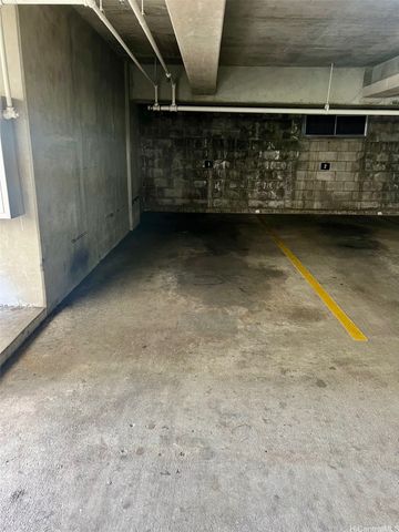 469 Ena Road 2010, Honolulu, HI 96815