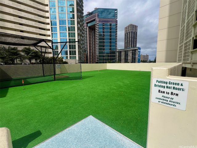 469 Ena Road 2010, Honolulu, HI 96815