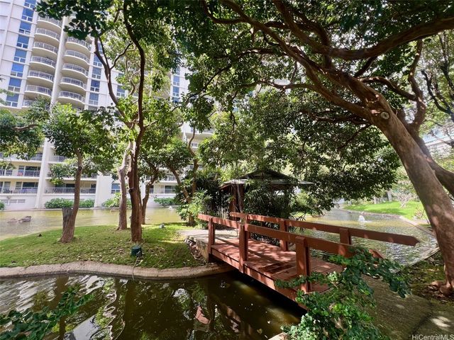 469 Ena Road 2010, Honolulu, HI 96815