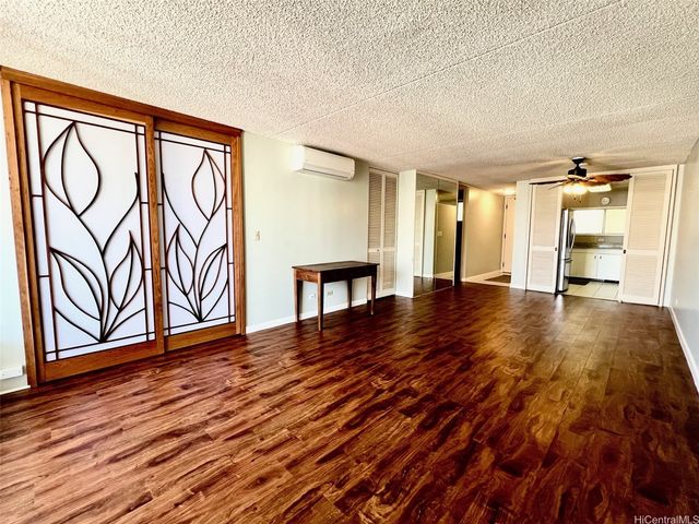 469 Ena Road 2010, Honolulu, HI 96815