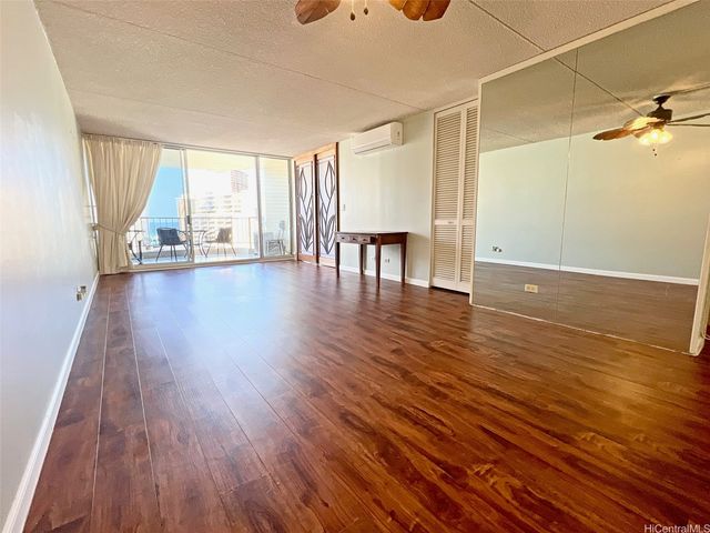 469 Ena Road 2010, Honolulu, HI 96815