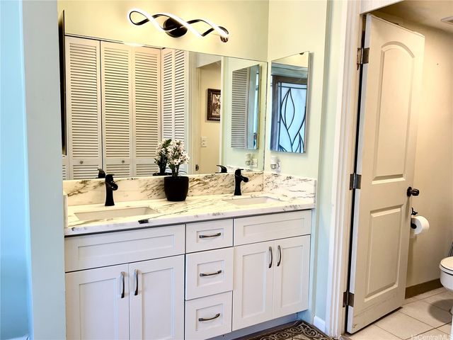 469 Ena Road 2010, Honolulu, HI 96815