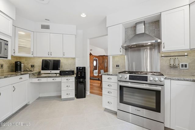 25 Carrs Tavern Road, Clarksburg, NJ 08510