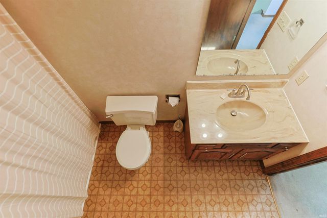 52026 Larkspur Circle, Granger, IN 46530